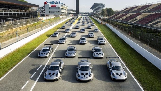 FOTO'S - 120 nieuwe Porsches 911 Cup afgeleverd aan internationale teams richting spectaculair Supercup-seizoen 2026