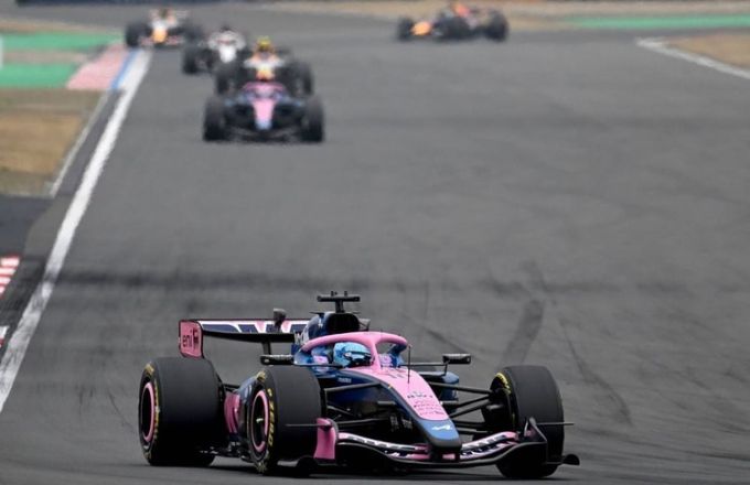 Alpine scoort met Mercedes-power in Chinese Grand Prix - Flavio Briatore: "Het wordt een ontwikkelingsstrijd"