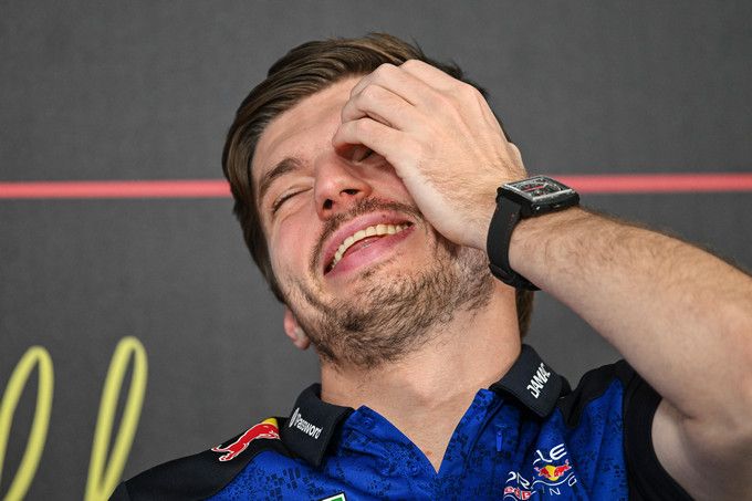 Max Verstappen grijpt hard in en dwingt vertrek journalist tijdens gespannen mediasessie Japan