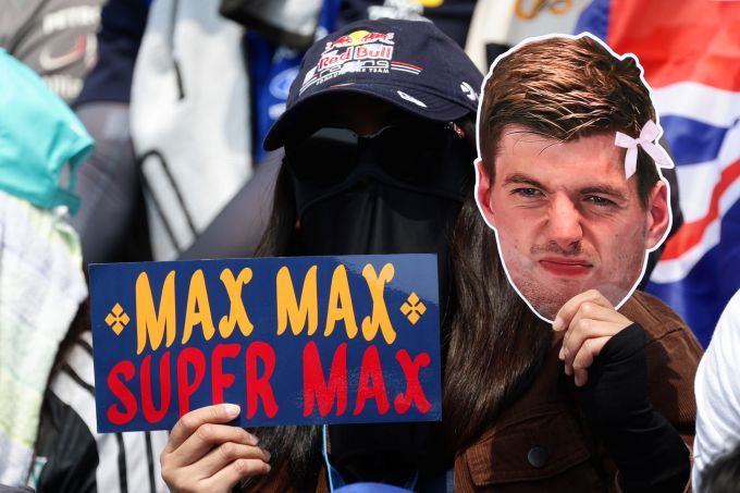 Max Verstappen hint op vroeg afscheid van de Formule 1 en zet daarmee Red Bull flink onder druk