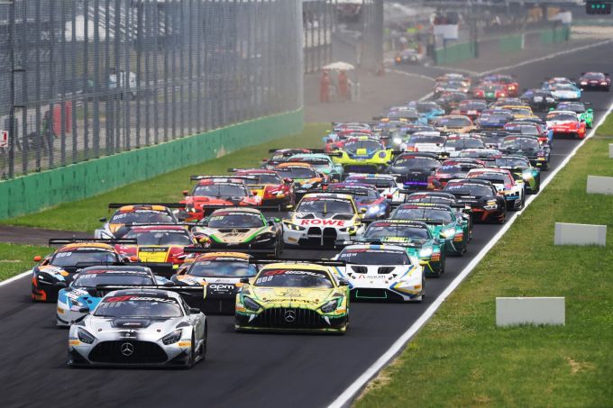 GT World Challenge 2026 barst los met wereldwijde races en strijd om de troon van Mercedes-AMG