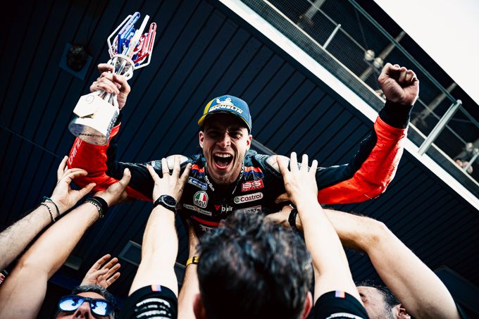  Aprilia Racing