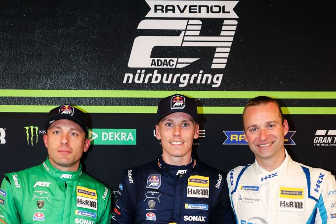 VIDEO - Lamborghini domineert Nürburgring-kwalificatie terwijl coureurs dromen van nachtelijke race vol spektakel en barbecuegeur
