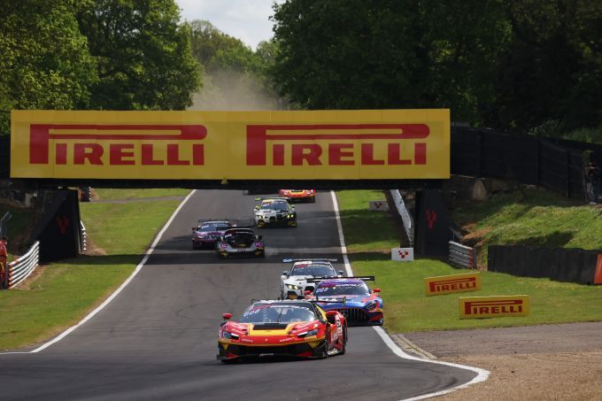 GT World Challenge Europe powered by AWS Sprint Cup op Brands Hatch