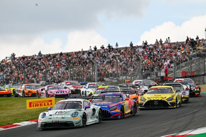 Sprint Cup-race van het weekend op Brands Hatch