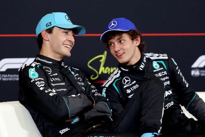 Kimi Antonelli verrast Formule 1 met indrukwekkende zegereeks en zet George Russell stevig onder druk