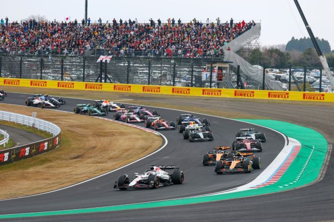 Max Verstappen veldaanvoerder GP Japan 2025
