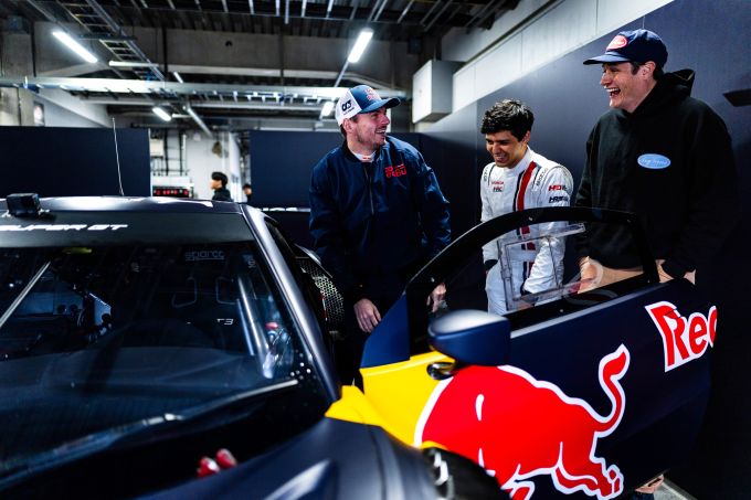Verstappen rijdt in SuperGT op Fuji