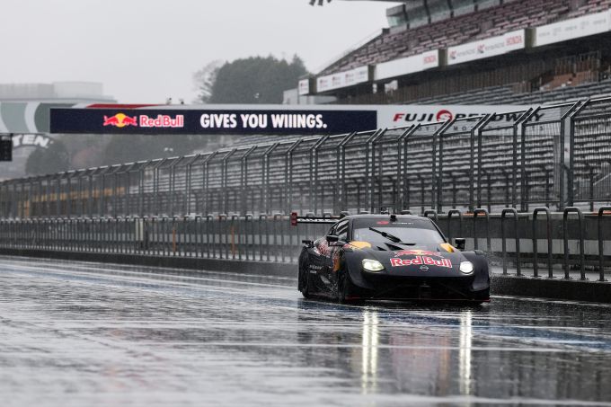 Verstappen rijdt in SuperGT op Fuji