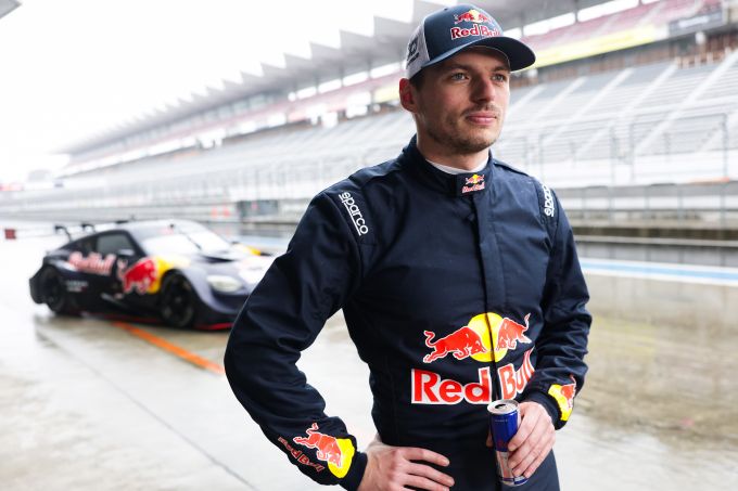 Verstappen rijdt in SuperGT op Fuji