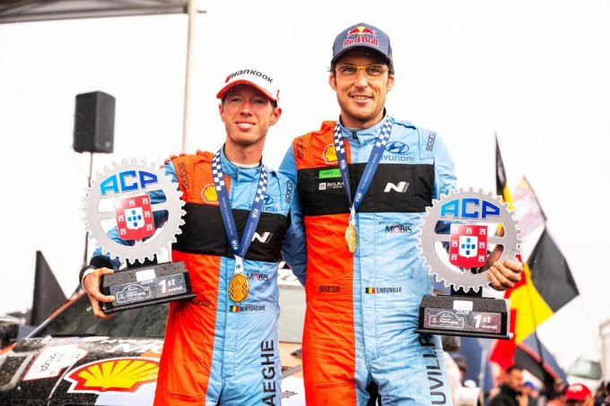 FOTO'S - Thierry Neuville wint zenuwslopende Rally Portugal na enorme domper voor Toyota-team + UITSLAG