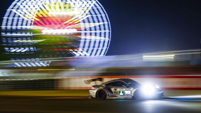 De 94e editie 24 Uur van Le Mans Porsche AG Manthey Racing Porsche 911 GT3 R foto 13