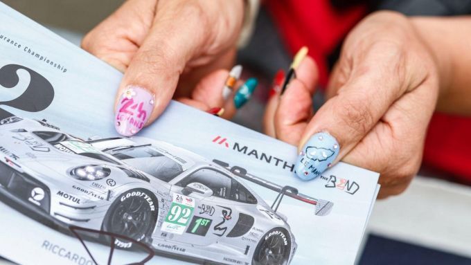 De 94e editie 24 Uur van Le Mans Porsche AG Manthey Racing Porsche 911 GT3 R foto 16