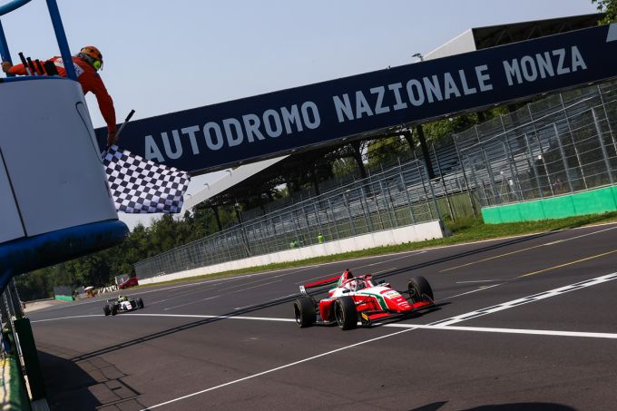 Kean Nakamura-Berta stormt naar overwinning op Monza