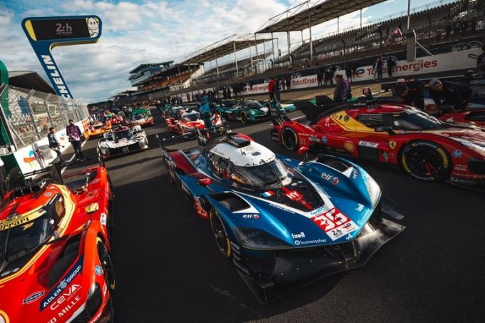 Alpine A424 @ 24 Uur Le Mans 2026 op Circuit de la Sarthe foto 21