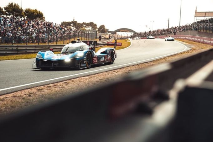 Alpine A424 @ 24 Uur Le Mans 2026 op Circuit de la Sarthe foto 4