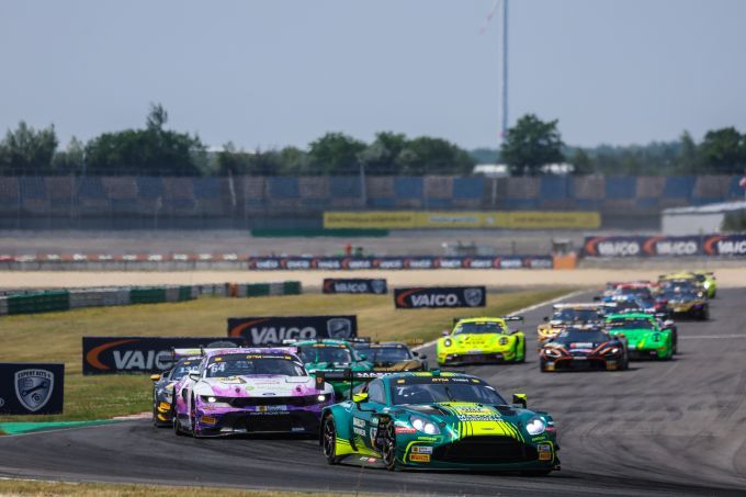 DTM seizoen 2026 Race 6 Lausitzring Foto 5 Nicki Thimm Aston Martin Vantage GT3