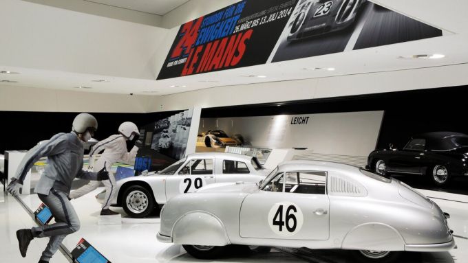 Porsche 24 Uur van Le Mans 2026 Manthey 356 SL silver livery 1951 5