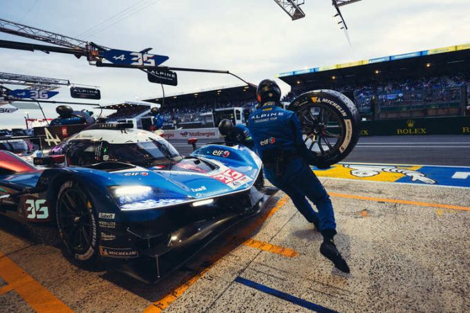 Alpine A424 @ 24 Uur Le Mans 2026 op Circuit de la Sarthe foto 6