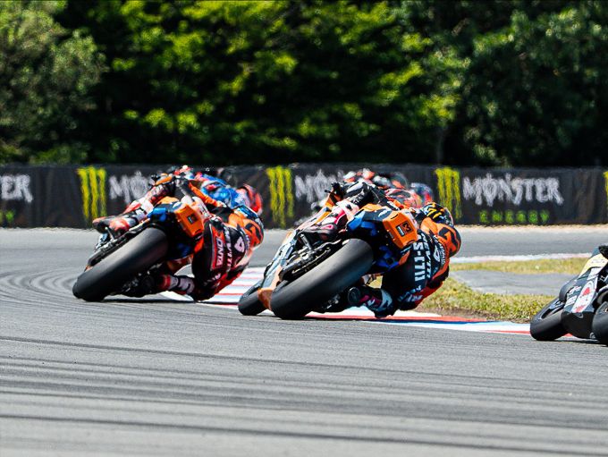 Momoven Idrofoglia RW Racing