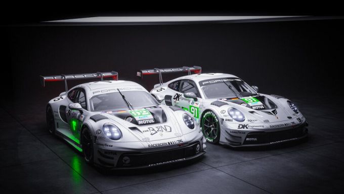 FOTO'S - Porsche eert historische Le Mans-triomf met speciale zilveren racekleuren op de 911 GT3 R