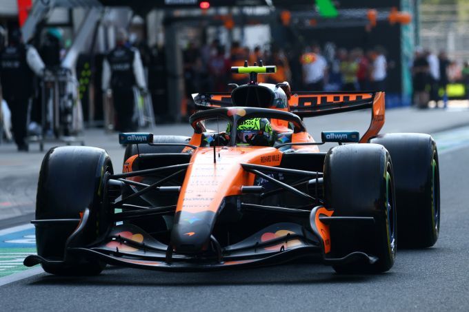 Lando Norris F1 McLaren pitstraat
