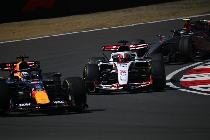 Max_Verstappen_Esteban_Ocon Formule 1 actie on track