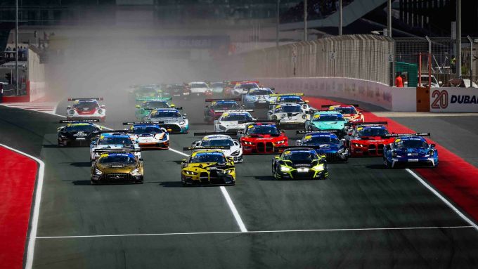 Creventic winterkalender YAS 12 HOURS, 24H DUBAI en 6H ABU DHABI foto 2