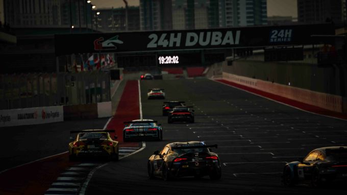 Creventic winterkalender YAS 12 HOURS, 24H DUBAI en 6H ABU DHABI foto 4