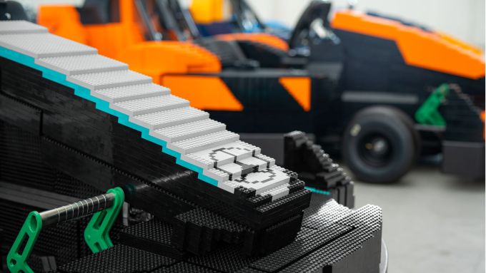 f1 drivers parade lego