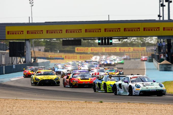GT World Challenge 2026 FP1 & FP2 Sprint Cup-weekend Magny Cours foto 36