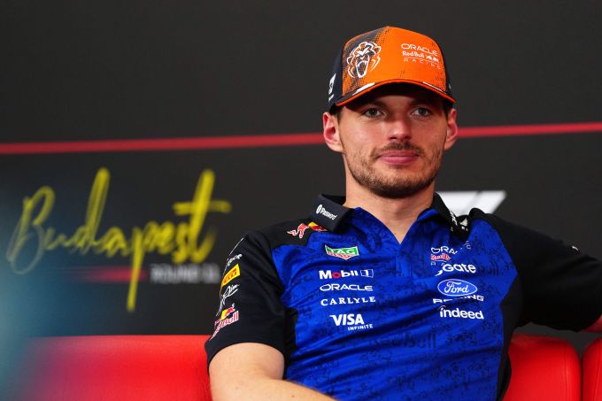 Schumacher noemt Carlos Sainz als mogelijke opvolger van Verstappen bij Red Bull